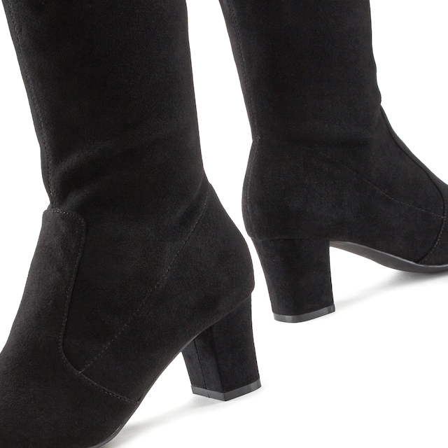 LASCANA Schlupfstiefel »Schlupfboots, Slouchy Boots, Slip-On,« aus stretchigem Material mit Blockabsatz in elegantem Design