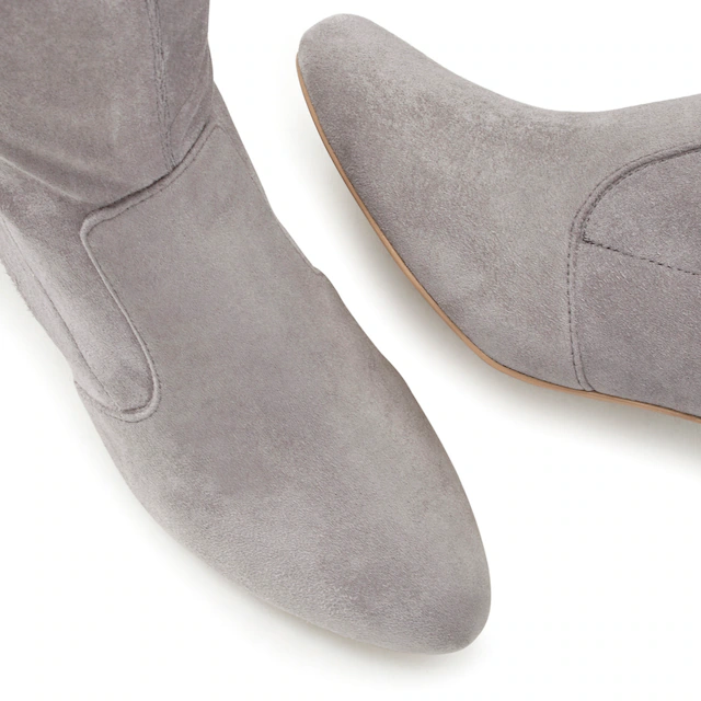 LASCANA Schlupfstiefel »Schlupfboots, Slouchy Boots, Slip-On,« aus stretchigem Material mit Blockabsatz in elegantem Design