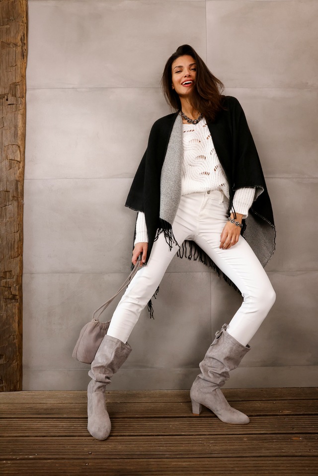 LASCANA Schlupfstiefel »Schlupfboots, Slouchy Boots, Slip-On,« aus stretchigem Material mit Blockabsatz in elegantem Design