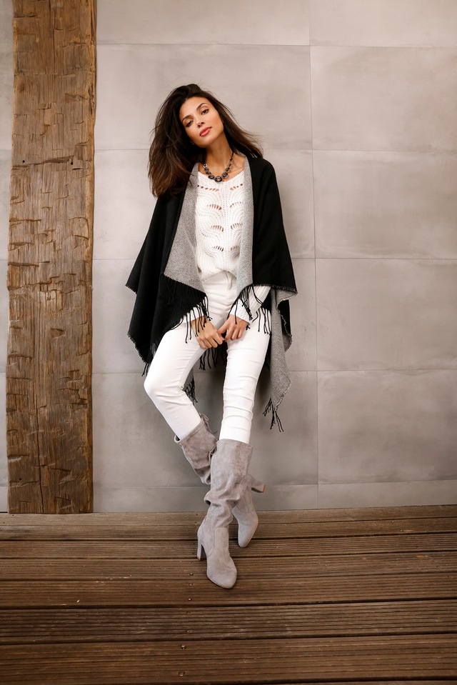 LASCANA Schlupfstiefel »Schlupfboots, Slouchy Boots, Slip-On,« aus stretchigem Material mit Blockabsatz in elegantem Design