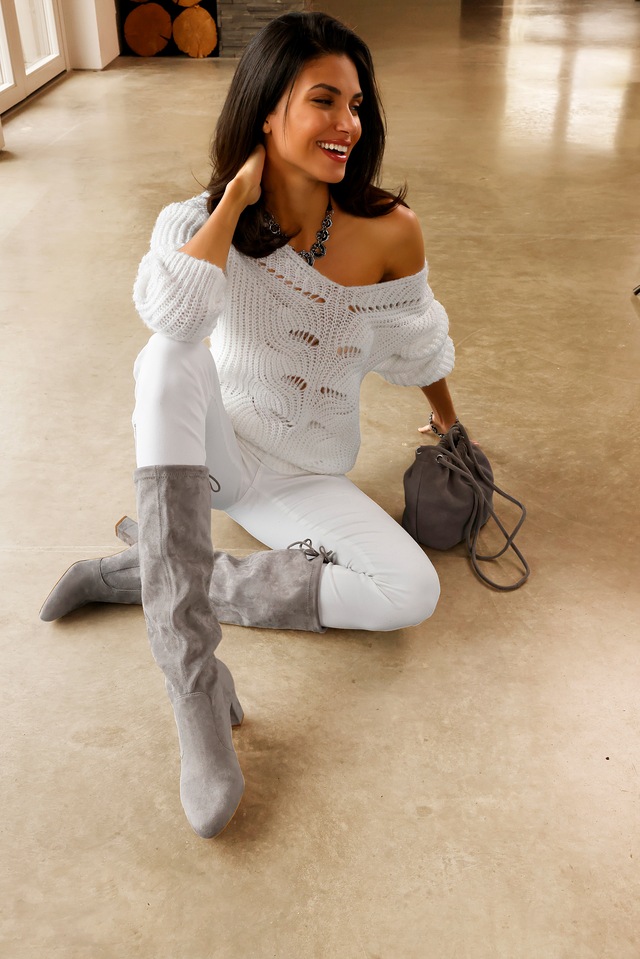 LASCANA Schlupfstiefel »Schlupfboots, Slouchy Boots, Slip-On,« aus stretchigem Material mit Blockabsatz in elegantem Design