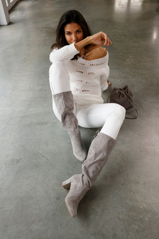 LASCANA Schlupfstiefel »Schlupfboots, Slouchy Boots, Slip-On,« aus stretchigem Material mit Blockabsatz in elegantem Design