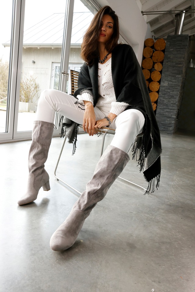 LASCANA Schlupfstiefel »Schlupfboots, Slouchy Boots, Slip-On,« aus stretchigem Material mit Blockabsatz in elegantem Design