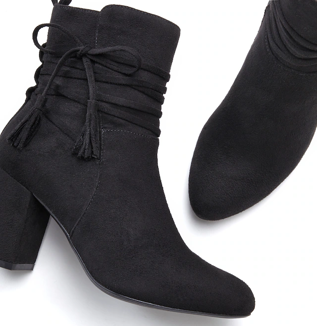 LASCANA Stiefelette »High-Heel-Stiefelette, Ankle Boots, Stiefel,« mit Blockabsatz und raffinierten Riemchen