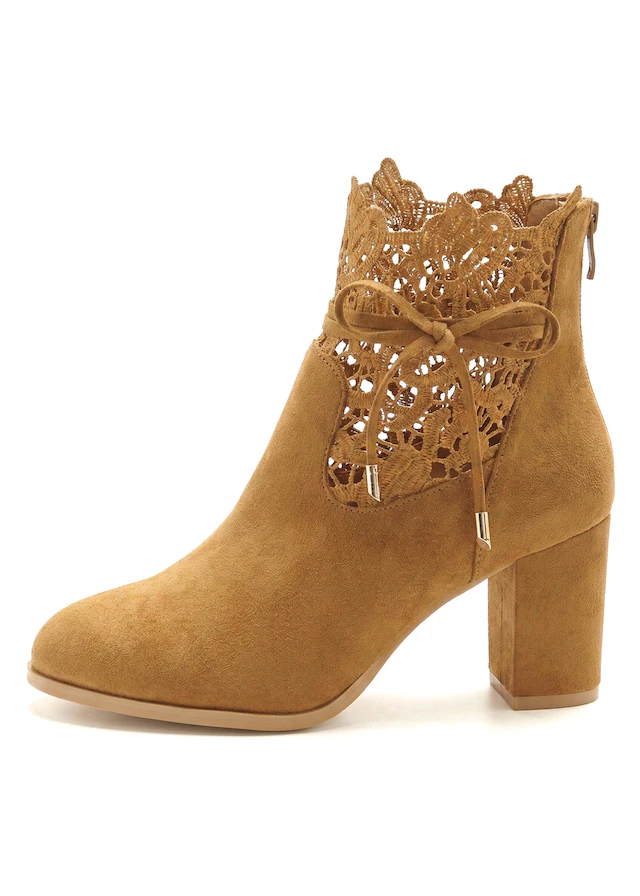 LASCANA High-Heel-Stiefelette »Herbststiefelette, Ankle Boot, Stiefel,« mit modischer Spitze und bequemen Blockabsatz