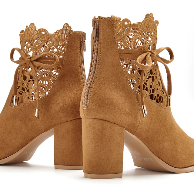 LASCANA High-Heel-Stiefelette »Herbststiefelette, Ankle Boot, Stiefel,« mit modischer Spitze und bequemen Blockabsatz