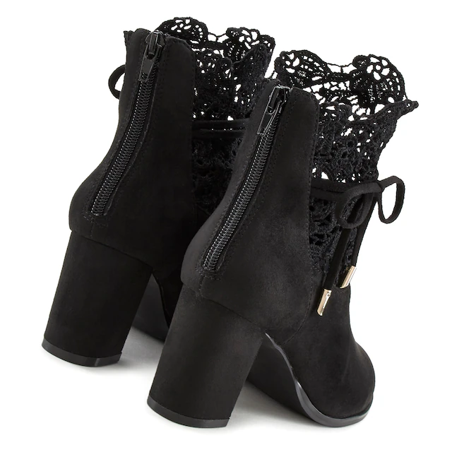 LASCANA High-Heel-Stiefelette »Herbststiefelette, Ankle Boot, Stiefel,« mit modischer Spitze und bequemen Blockabsatz