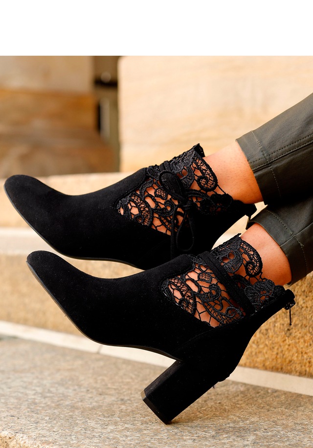 LASCANA High-Heel-Stiefelette »Herbststiefelette, Ankle Boot, Stiefel,« mit modischer Spitze und bequemen Blockabsatz