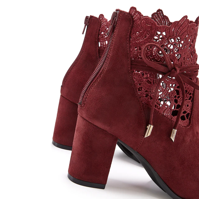 LASCANA High-Heel-Stiefelette »Herbststiefelette, Ankle Boot, Stiefel,« mit modischer Spitze und bequemen Blockabsatz