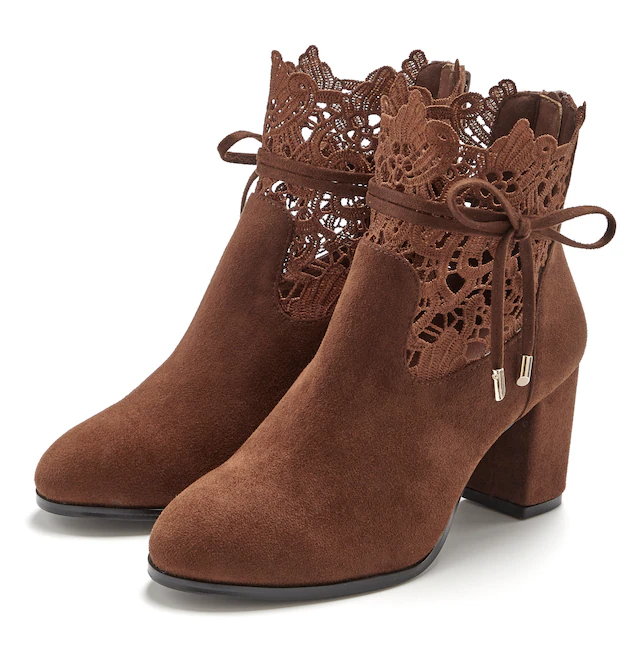 LASCANA High-Heel-Stiefelette »Herbststiefelette, Ankle Boot, Stiefel,« mit modischer Spitze und bequemen Blockabsatz