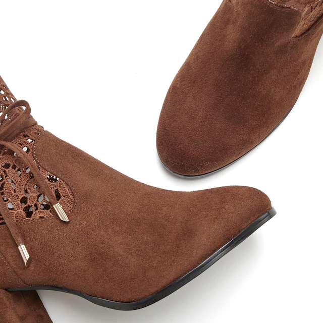LASCANA High-Heel-Stiefelette »Herbststiefelette, Ankle Boot, Stiefel,« mit modischer Spitze und bequemen Blockabsatz