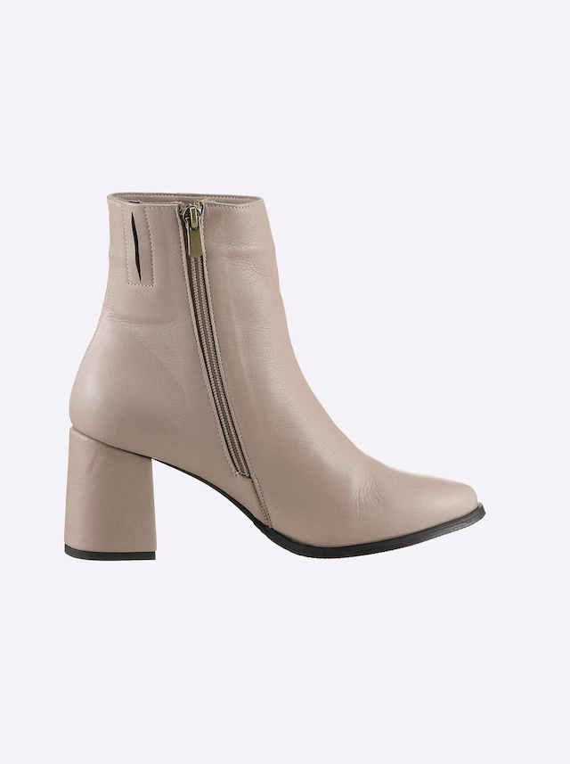 Andrea Conti Stiefelette