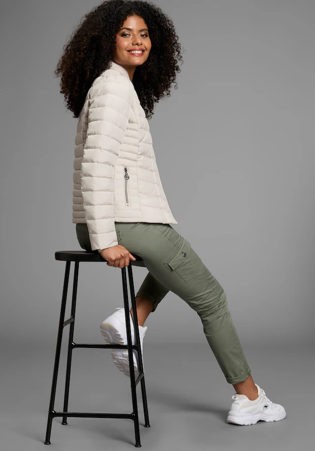 KangaROOS Steppjacke Übergangsjacke, figurbetonter Schnitt, hüftlange Passform
