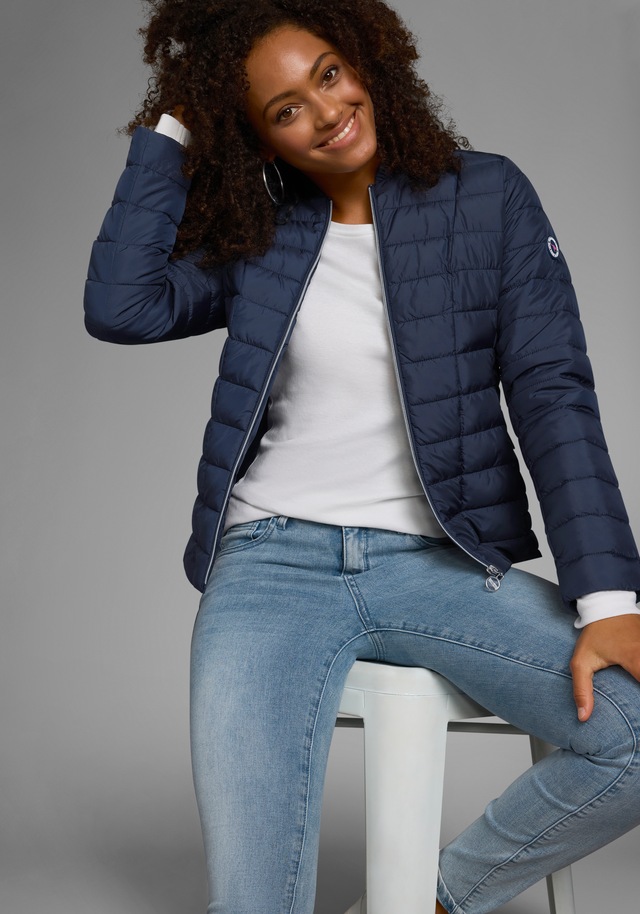 KangaROOS Steppjacke Übergangsjacke, figurbetonter Schnitt, hüftlange Passform