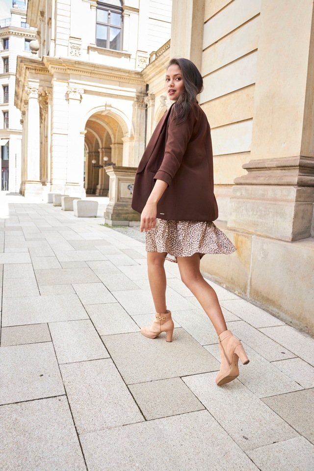 Laura Scott Jerseykleid femininer Stil, taillierte Passform, mit Volant am Kleidersaum