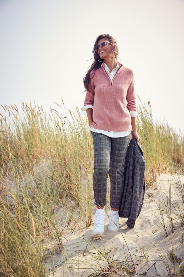 Tamaris Hemdbluse »mit lockerem Schnitt, aus fließender Viskose-Qualität« im Oversize-Look mit Tasche