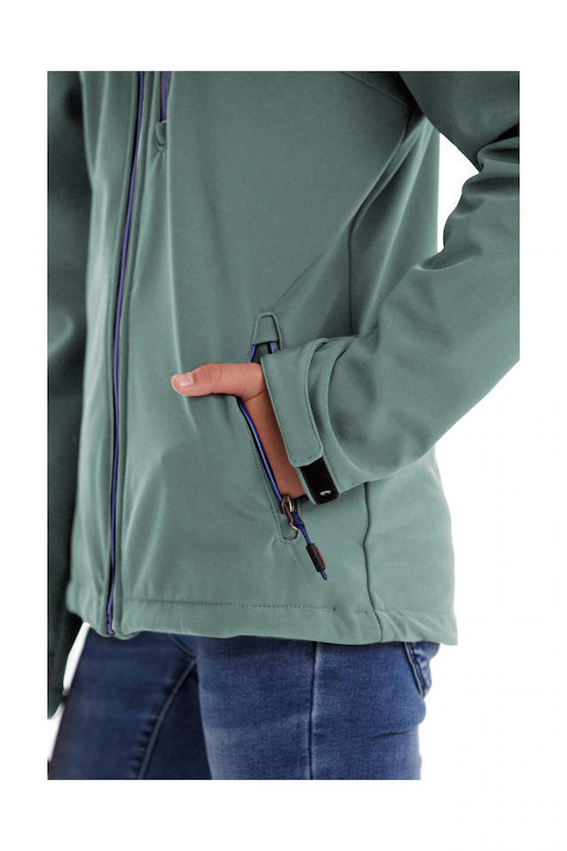 Killtec Softshelljacke »Girls Softshelljacke« Wasserabweisend, verstellbare Kapuze u Ärmel, Fleece-Innenfutter
