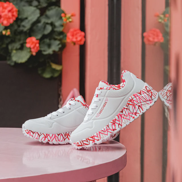 Skechers Sneaker »UNO LITE-LOVELY LUV« , Schnürschuh mit bedruckter Sohle, Größenschablone zum Download