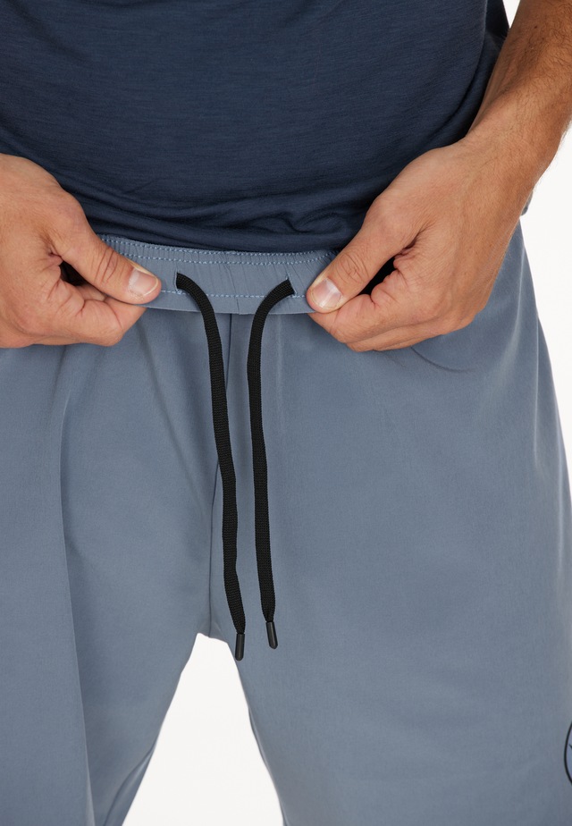 Virtus Shorts »SPIER M activ« mit komfortablem 4-Wege-Funktionsstretch