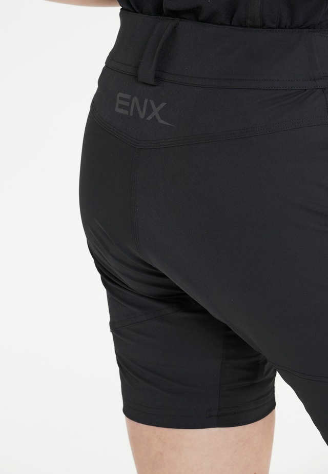 ENDURANCE Radhose »Jamilla W 2 in 1 Shorts« mit herausnehmbarer Innen-Tights