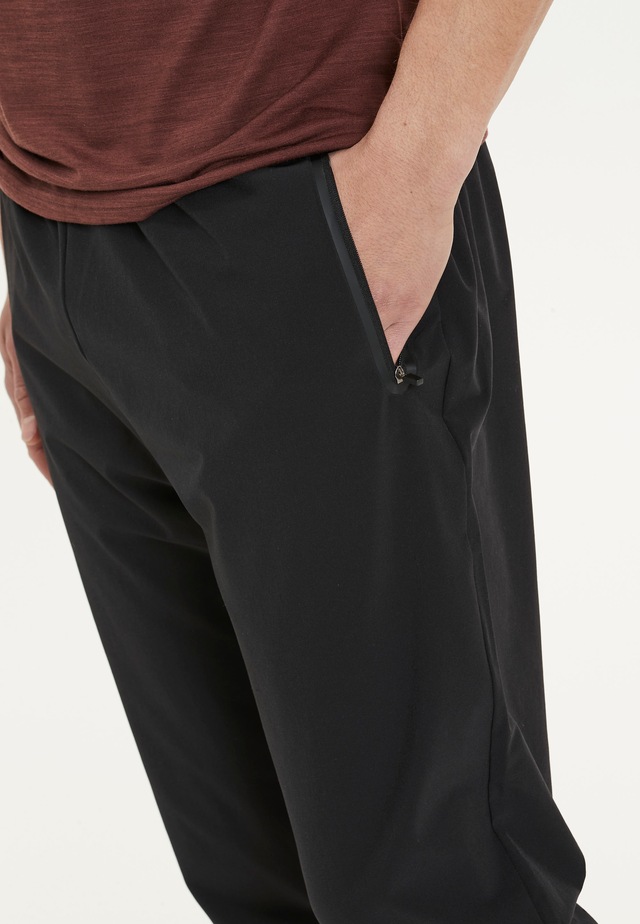 Virtus Sweathose »BLAG V2« mit atmungsaktivem 4-Wege-Funktionsstretch