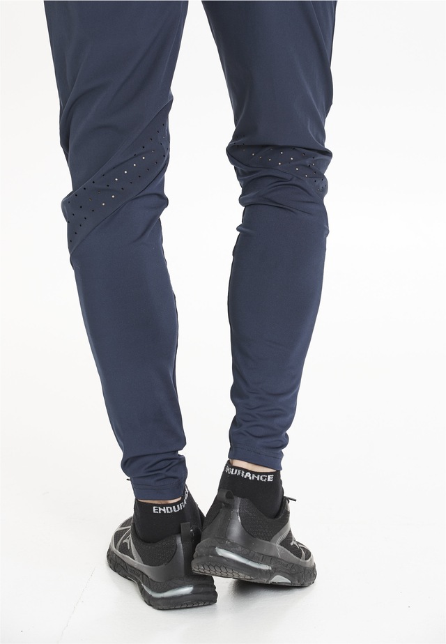 Virtus Sweathose »BLAG V2« mit atmungsaktivem 4-Wege-Funktionsstretch
