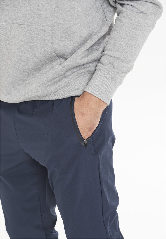 Virtus Sweathose »BLAG V2« mit atmungsaktivem 4-Wege-Funktionsstretch