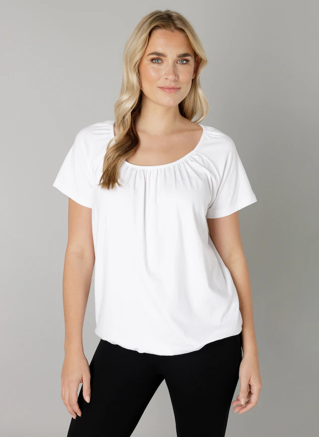 Base Level T-Shirt »Yona« mit Raffung am Rundhalsausschnitt