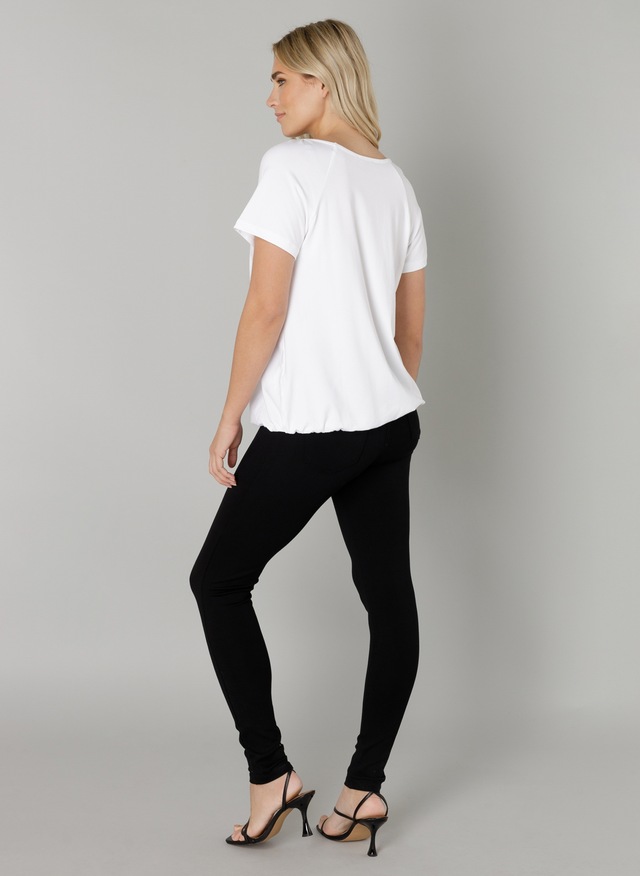 Base Level T-Shirt »Yona« mit Raffung am Rundhalsausschnitt