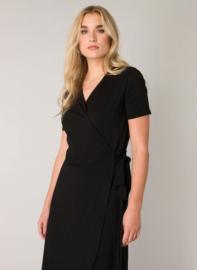 Base Level Wickelkleid »Yvie« In bequemer, elastischer Qualität