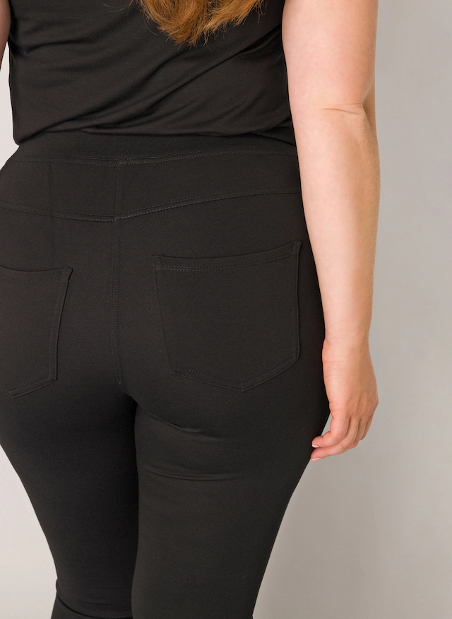 Base Level Curvy Jeggings »Arnika« mit Badge