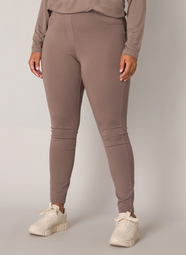 Base Level Curvy Jeggings »Arnika« mit Badge