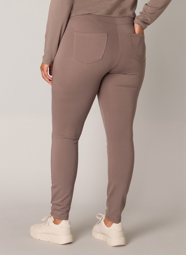 Base Level Curvy Jeggings »Arnika« mit Badge
