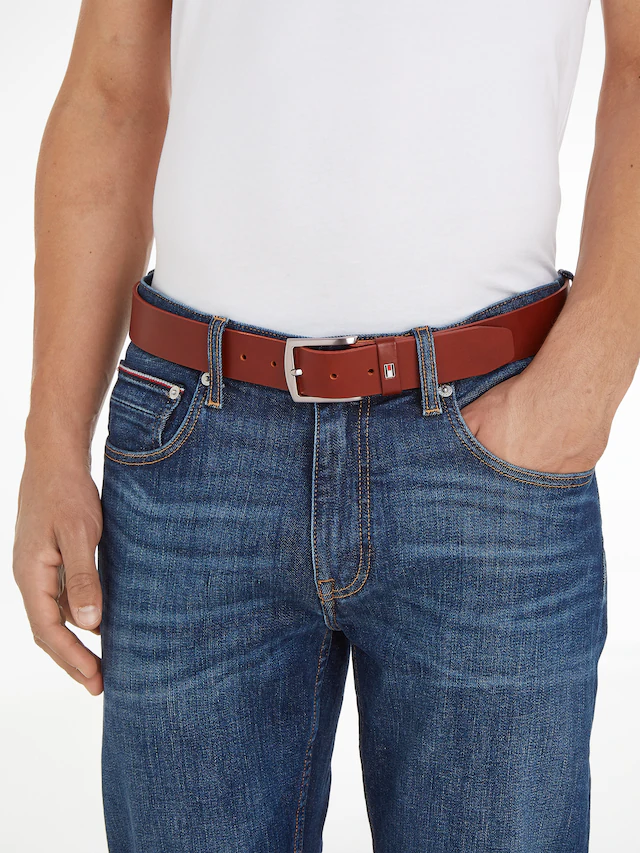 Tommy Hilfiger Ledergürtel »DENTON 3,5 cm breit« Robuster Ledergürtel mit Flag-Label, silberne Schnalle, verstellbar