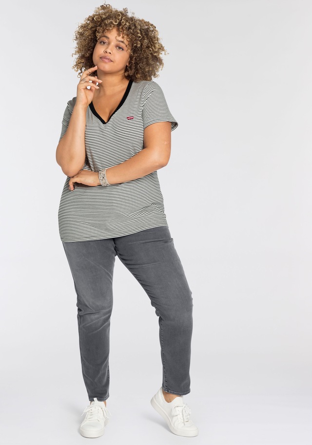 Levi's® Plus Kurzarmshirt »V NECK TEE« Gerade geschnittene Passform