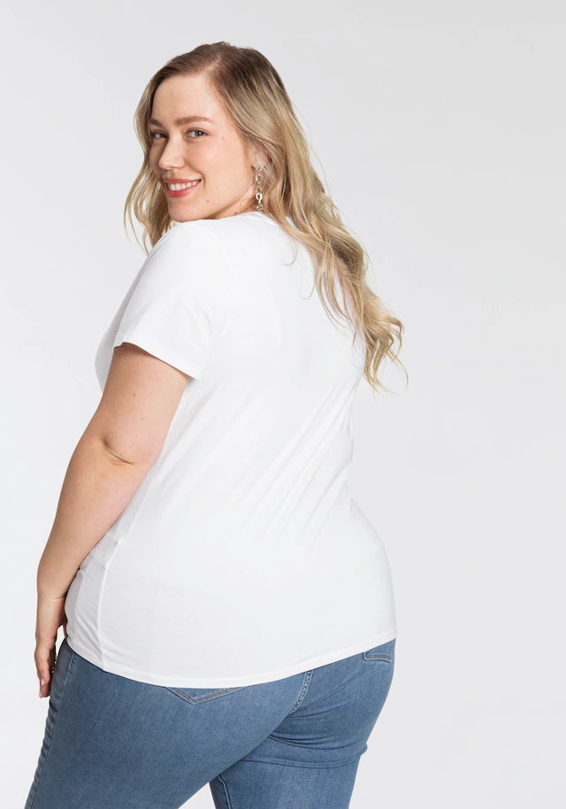 Levi's® Plus V-Shirt »V NECK TEE« Figurumspielende Passform