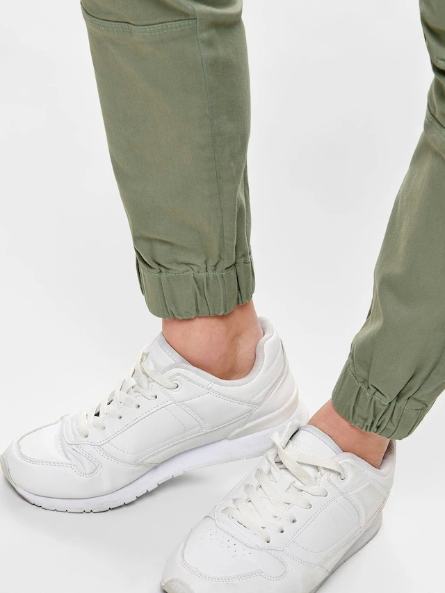 ONLY Cargohose »ONLMISSOURI REG ANK CARGO PNT NOOS« mit Stretchsäumen