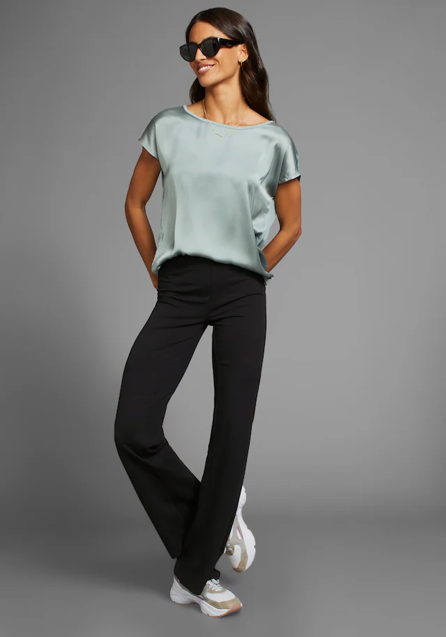 Laura Scott Shirtbluse »mit Satin-Vorderteil und hochflexiblen Jersey-Rücken« lockere Passfrom, zeitlos & gut zu kombinieren