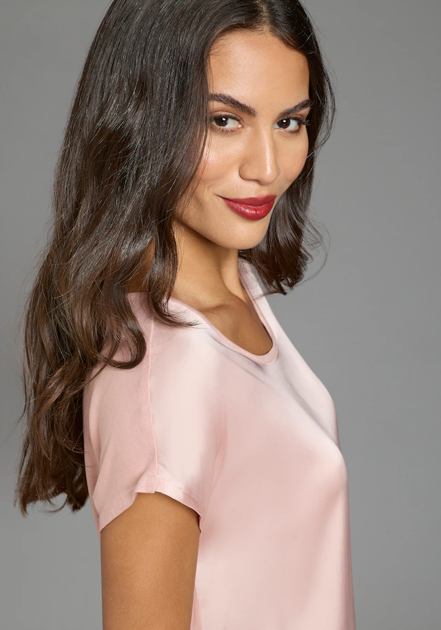 Laura Scott Shirtbluse »mit Satin-Vorderteil und hochflexiblen Jersey-Rücken« lockere Passfrom, zeitlos & gut zu kombinieren