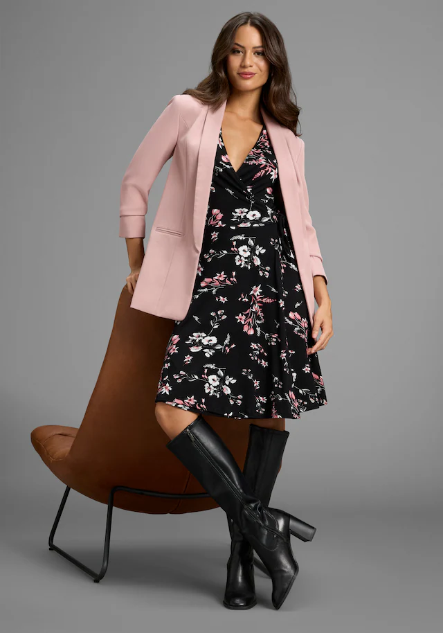 Laura Scott Sommerkleid »aus elastischer Shirtware« femininer Stil, für entspannte Tage, mit V-Ausschnitt, mit 3/4-Ärmeln