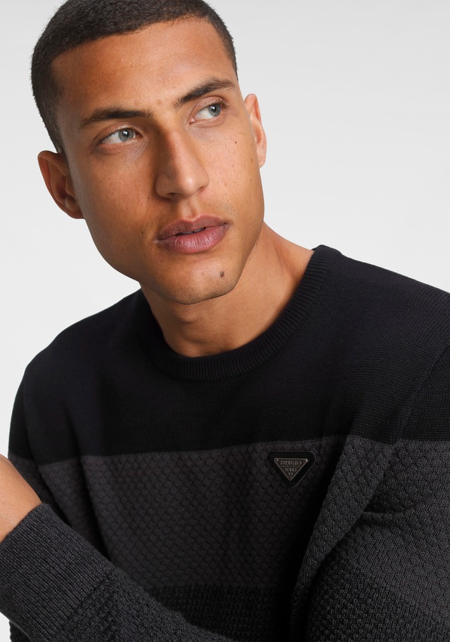 Bruno Banani Strickpullover im modischem Look