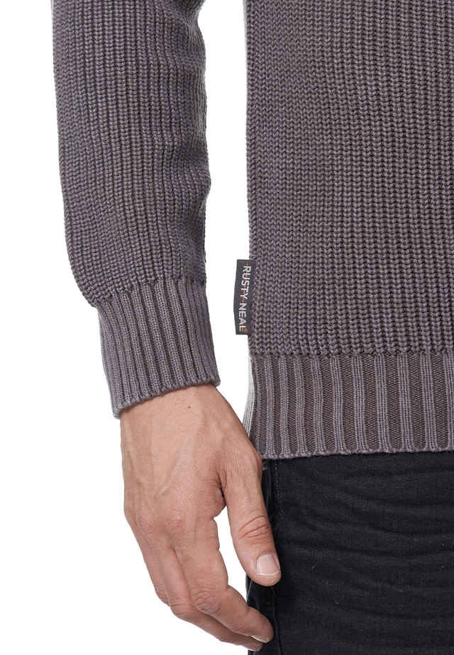 Rusty Neal Strickpullover im einfarbigen Design