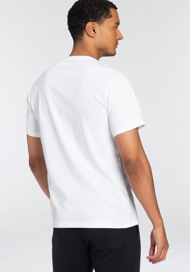 Converse T-Shirt »GO-TO EMBROIDERED STAR CHEVRON TEE« mit Rundhalsausschnitt, Kurzarm, aus Baumwolle, in Single Jersey