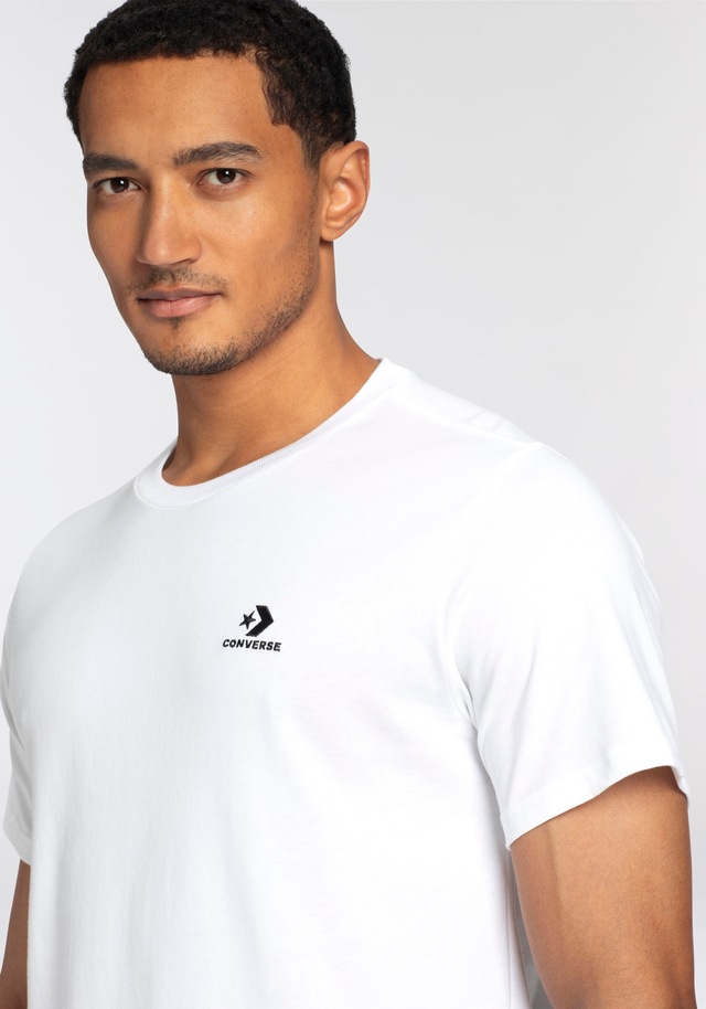 Converse T-Shirt »GO-TO EMBROIDERED STAR CHEVRON TEE« mit Rundhalsausschnitt, Kurzarm, aus Baumwolle, in Single Jersey