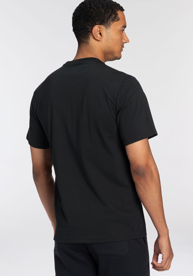 Converse T-Shirt »Unisex GO-TO STAR CHEVRON LOGO STANDARD-FIT« mit Rundhalsausschnitt, aus Baumwolle