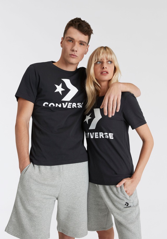 Converse T-Shirt »Unisex GO-TO STAR CHEVRON LOGO STANDARD-FIT« mit Rundhalsausschnitt, aus Baumwolle