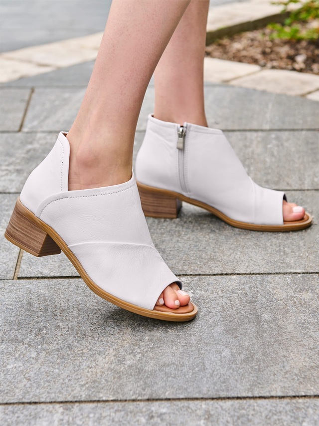 Andrea Conti Sandalette