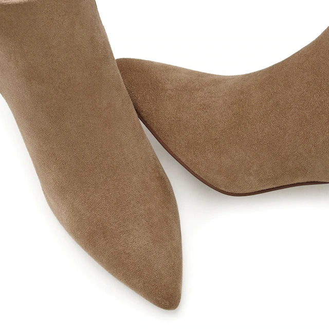 LASCANA High-Heel-Stiefelette »Herbststiefelette, Stiefel,« in elegant spitz zulaufender Form VEGAN