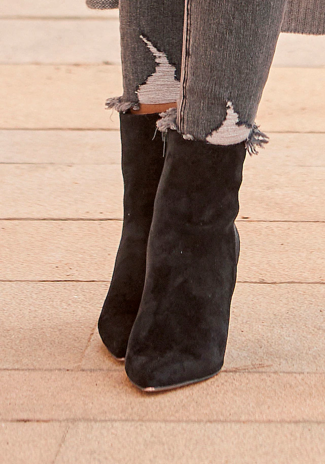 LASCANA High-Heel-Stiefelette »Herbststiefelette, Stiefel,« in elegant spitz zulaufender Form VEGAN