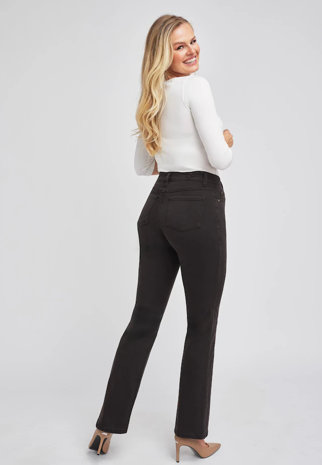 wonderjeans Bootcut-Jeans Figurbetonte Form mit leicht ausgestelltem Bein